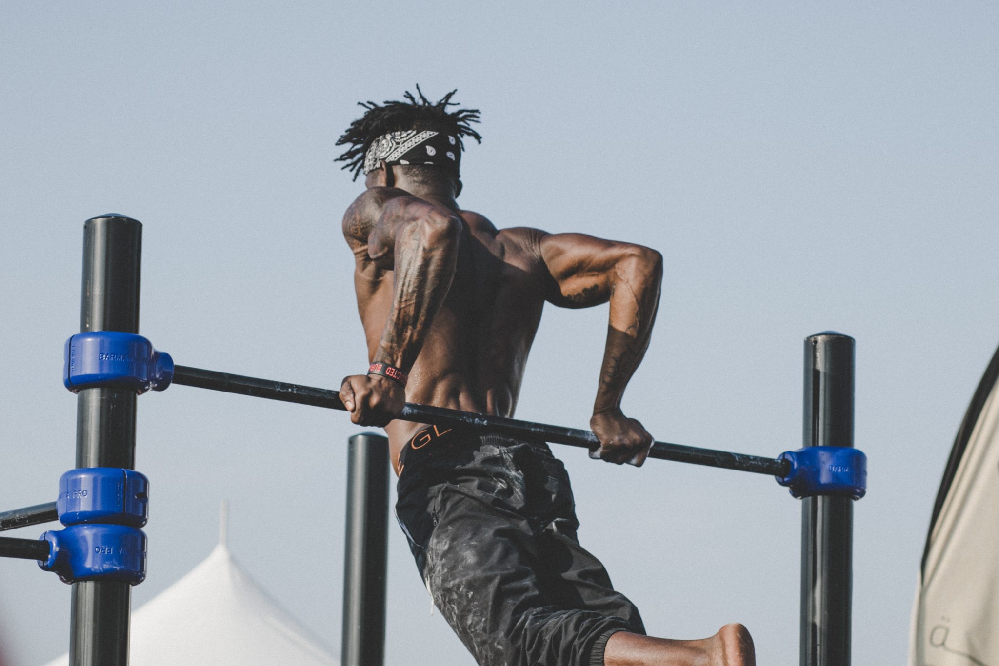 Mann beim Workout – Symbolbild für Spenden Conversion Optimierung