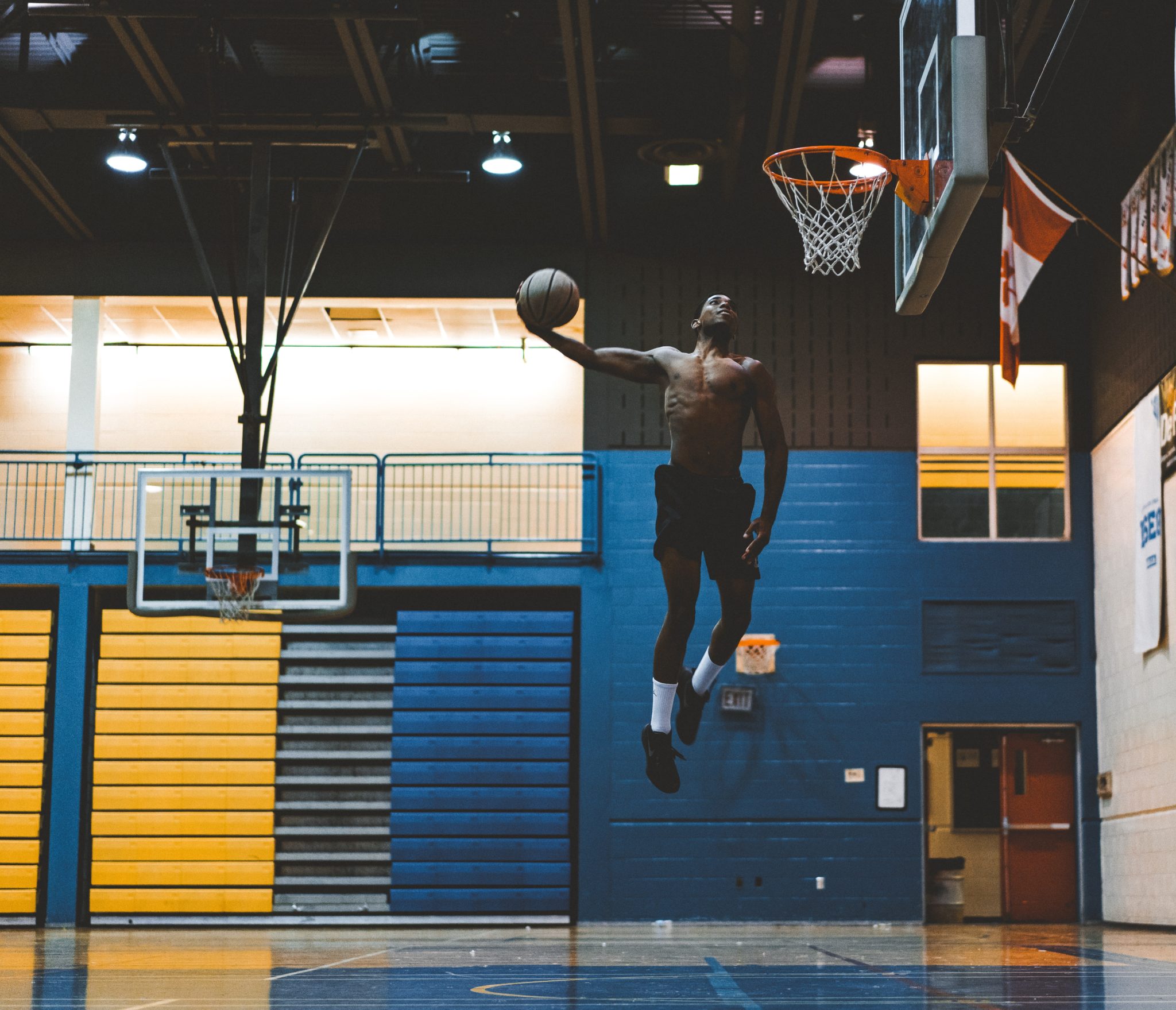 Basketballer springt – Symbolbild für Marketing Automation für NGOs